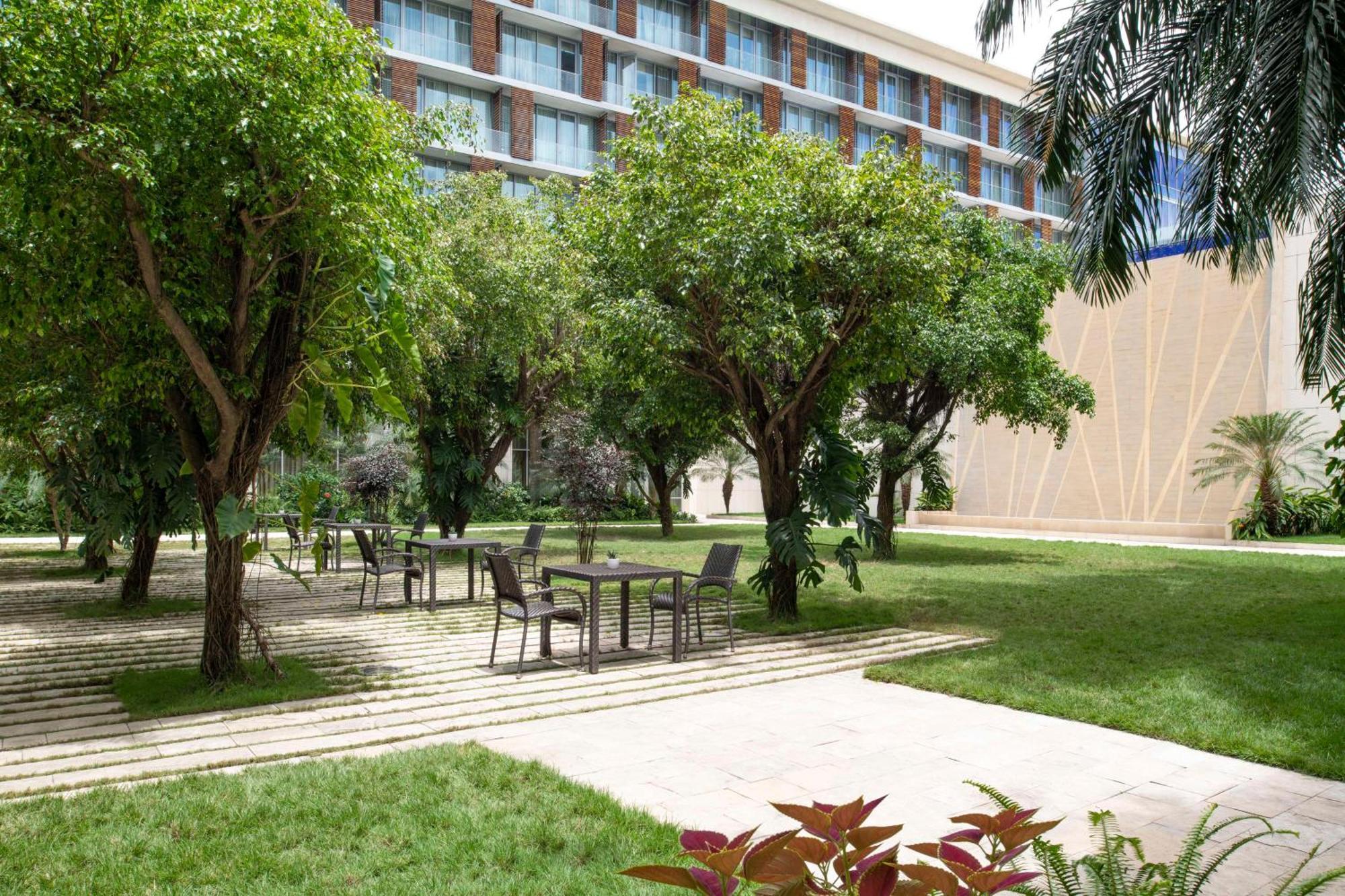 Kempinski Hotel Gold Coast City Accra Exterior photo